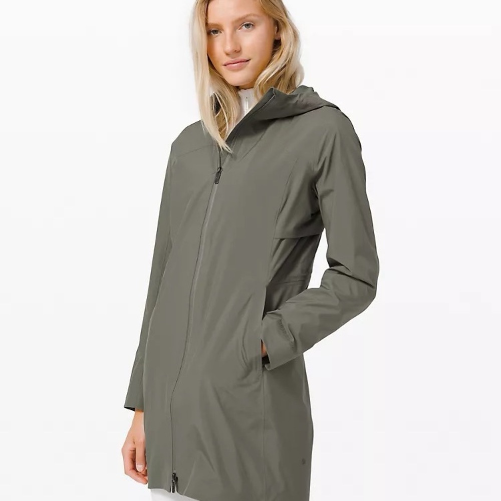 Lululemon Women’s Lightweight Hooded Raincoat - Olive